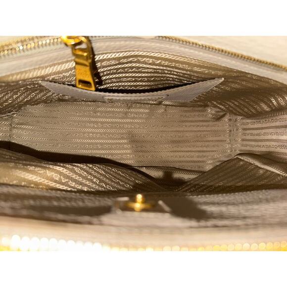 Prada Vitello Daino Double-Handle Tote in Talco - Picture 6 of 12